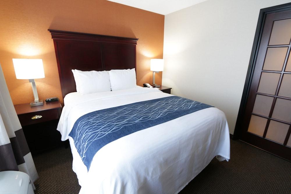 Comfort Inn & Suites Hutchinson Extérieur photo