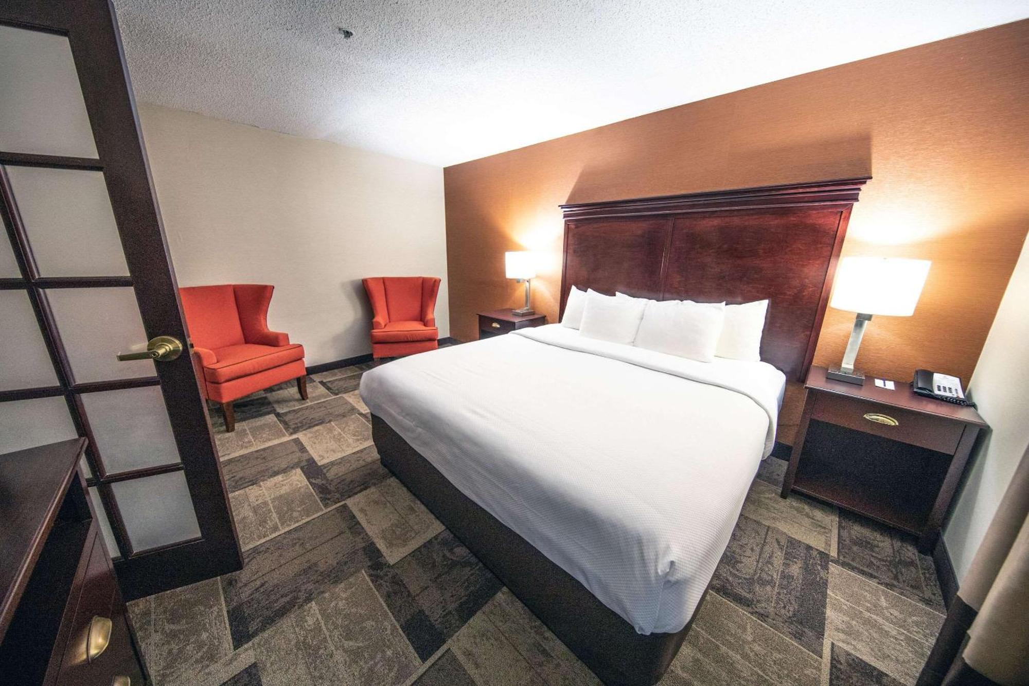 Comfort Inn & Suites Hutchinson Extérieur photo