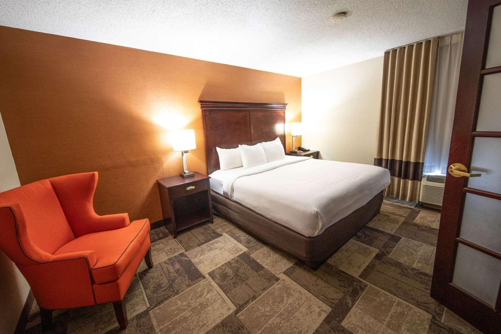 Comfort Inn & Suites Hutchinson Extérieur photo