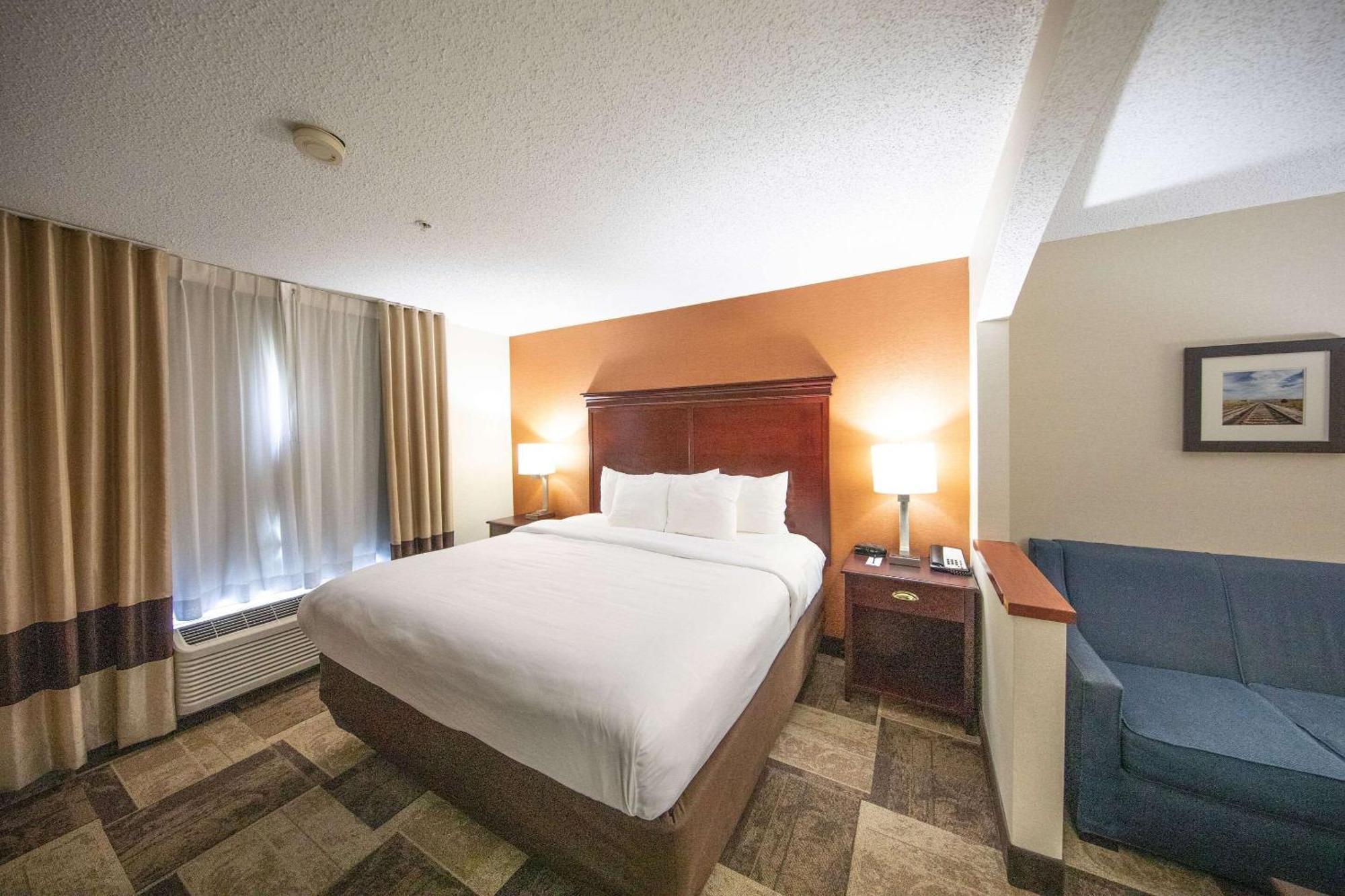Comfort Inn & Suites Hutchinson Extérieur photo