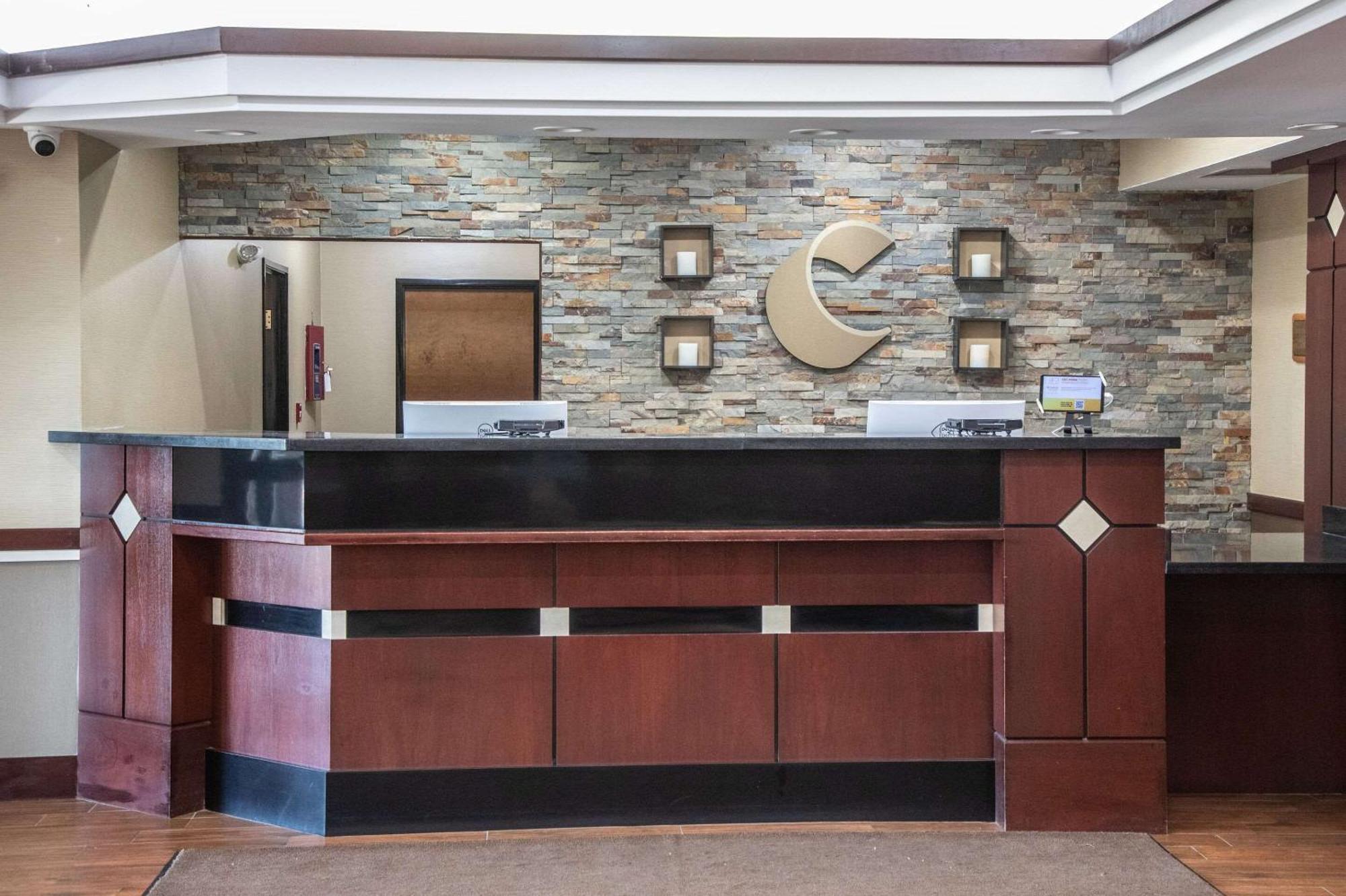 Comfort Inn & Suites Hutchinson Extérieur photo